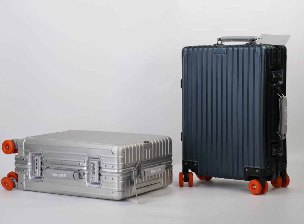 20 inch boarding suitcase